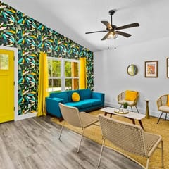 Near Downtown | Beach Access | Parking | Pets OK