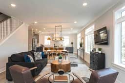 Near Broadway | Parking | Pet-Friendly - Image 2