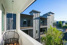 Near Broadway | Parking | Pet-Friendly - Image 3